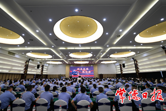 全省政法英模先进事迹报告团走进常德